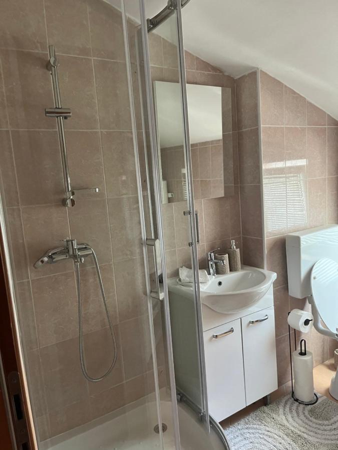 Guesthouse Villa Jurisic Novalja Eksteriør billede