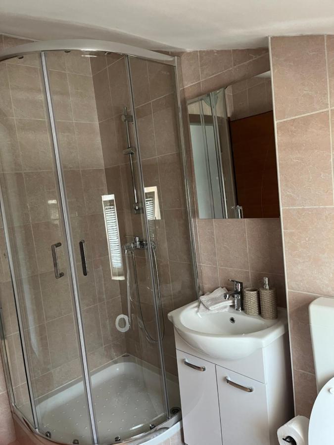 Guesthouse Villa Jurisic Novalja Eksteriør billede