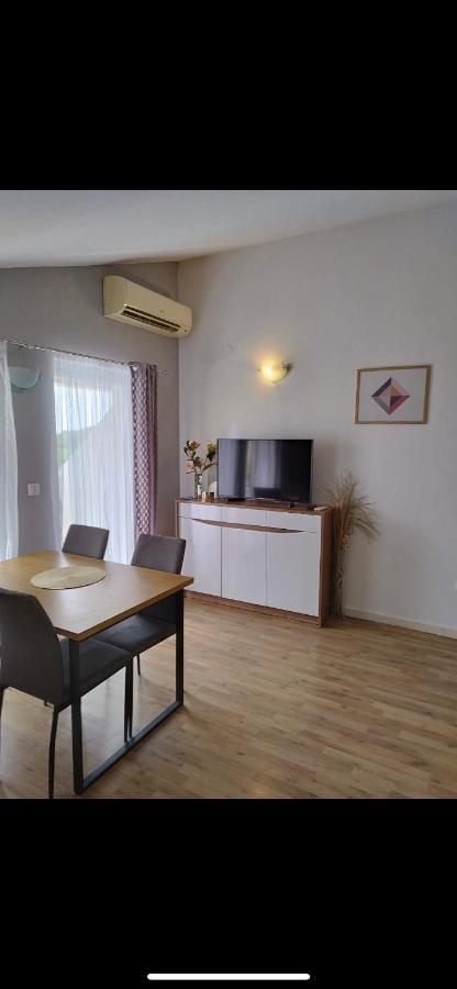 Guesthouse Villa Jurisic Novalja Eksteriør billede