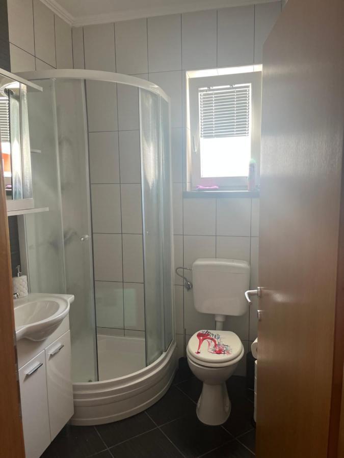 Guesthouse Villa Jurisic Novalja Eksteriør billede