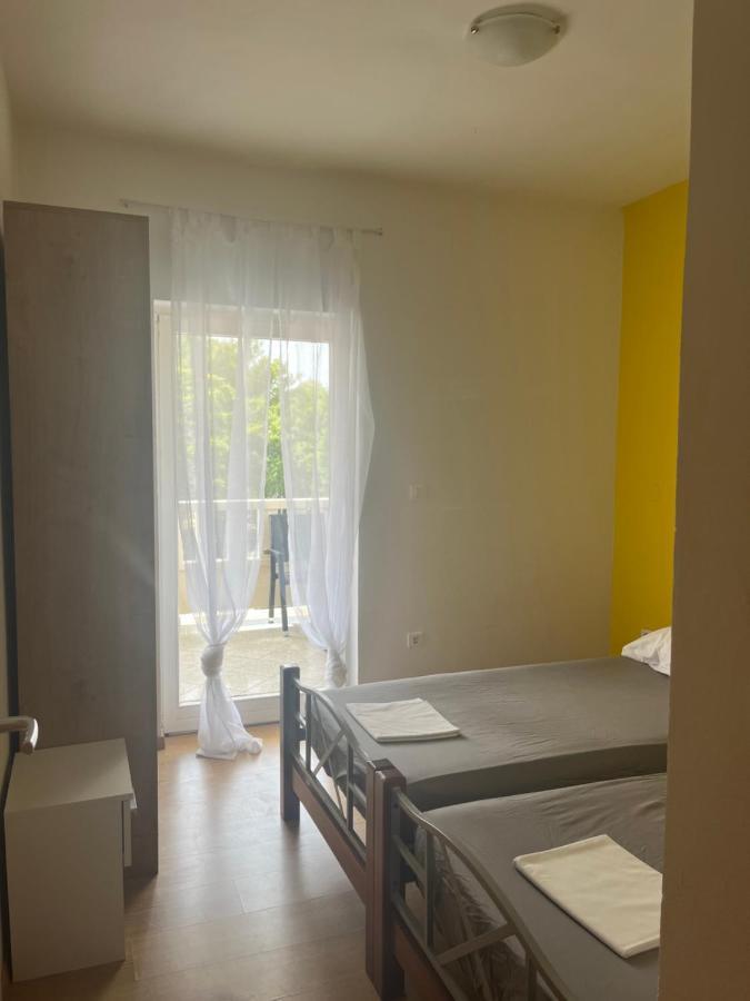 Guesthouse Villa Jurisic Novalja Eksteriør billede