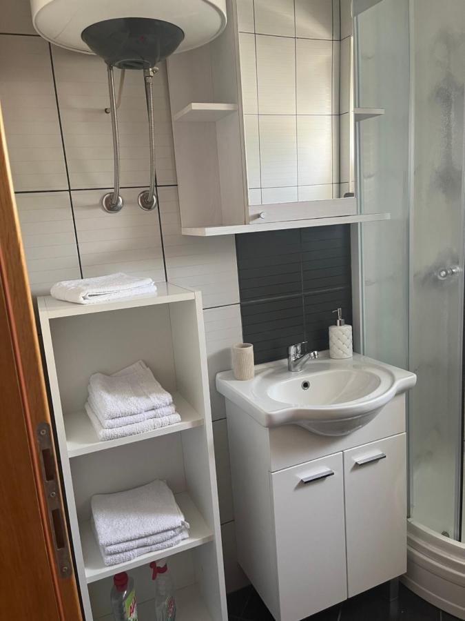 Guesthouse Villa Jurisic Novalja Eksteriør billede